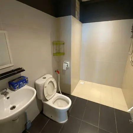 Austin Studio Queen Bed Johor Bahru Exterior photo