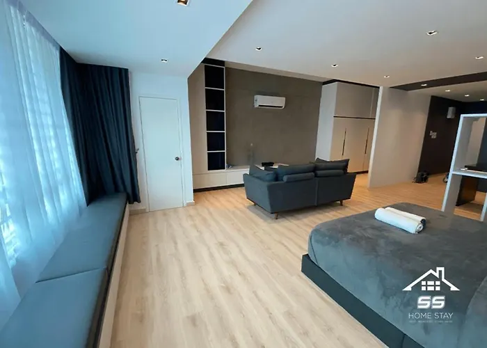 Austin Studio Queen Bed