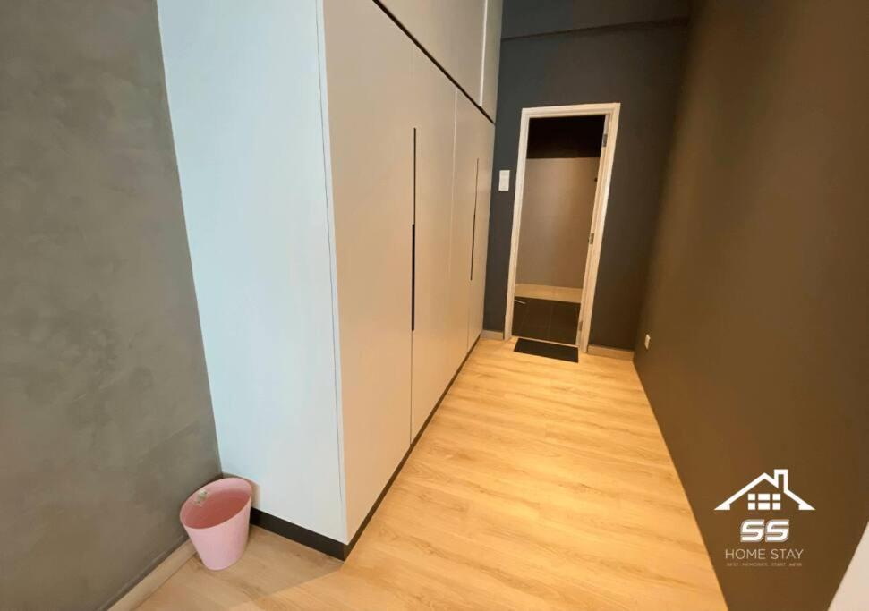 Austin Queen Bed Apartment Johor Bahru
